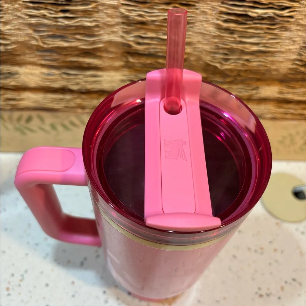 Stanley x Glinda Wicked 40 oz Quencher H2.0 Tumbler – Pink Glitter LTD - Picture 7 of 13